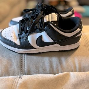 Nike dunks! Black and white